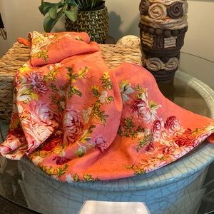CORAL FLORAL SCARF/WRAP😍